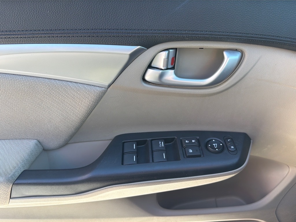 Honda Civic EX Sedan 5-Speed AT 2013