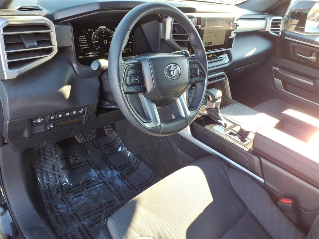 Toyota Sequoia SR5 4WD 2025