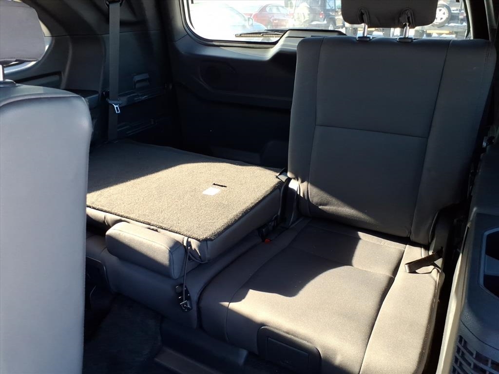 Toyota Sequoia SR5 4WD 2025