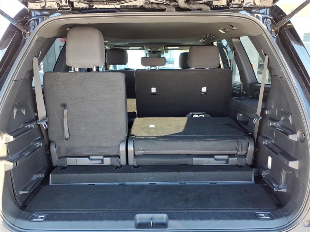 Toyota Sequoia SR5 4WD 2025