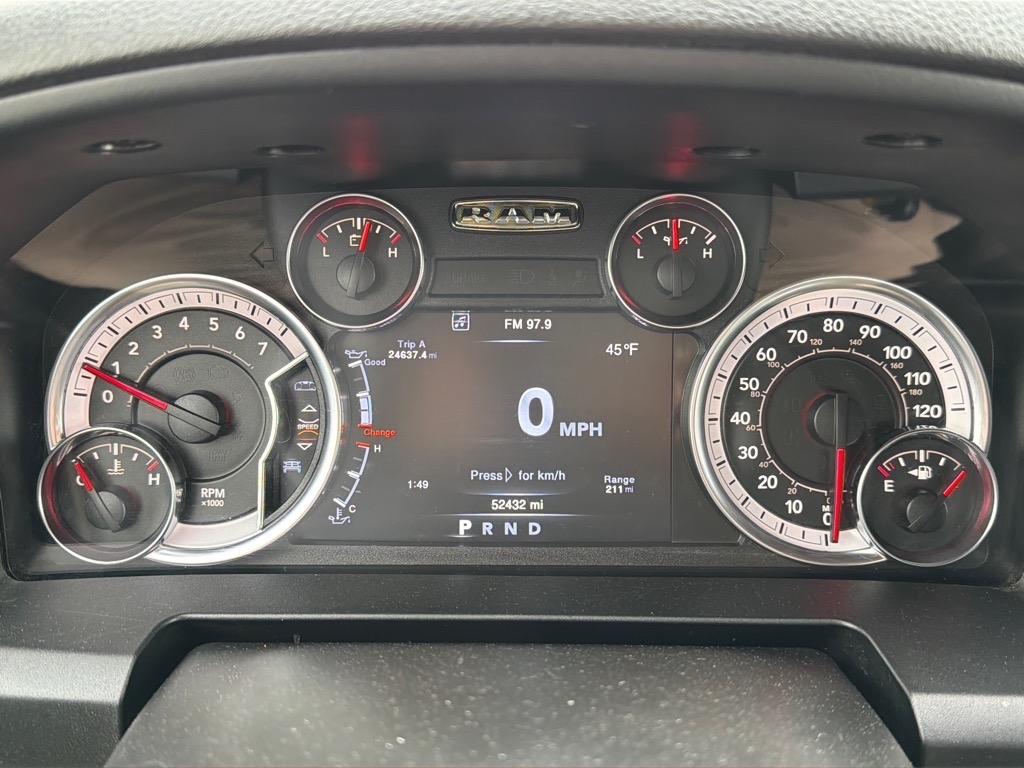 RAM 1500 Classic Warlock 4x4 Crew Cab 5'7" Box 2023