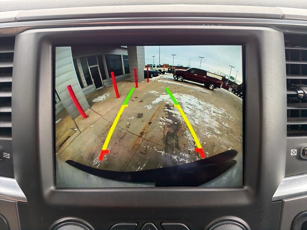 RAM 1500 Classic Warlock 4x4 Crew Cab 5'7" Box 2023