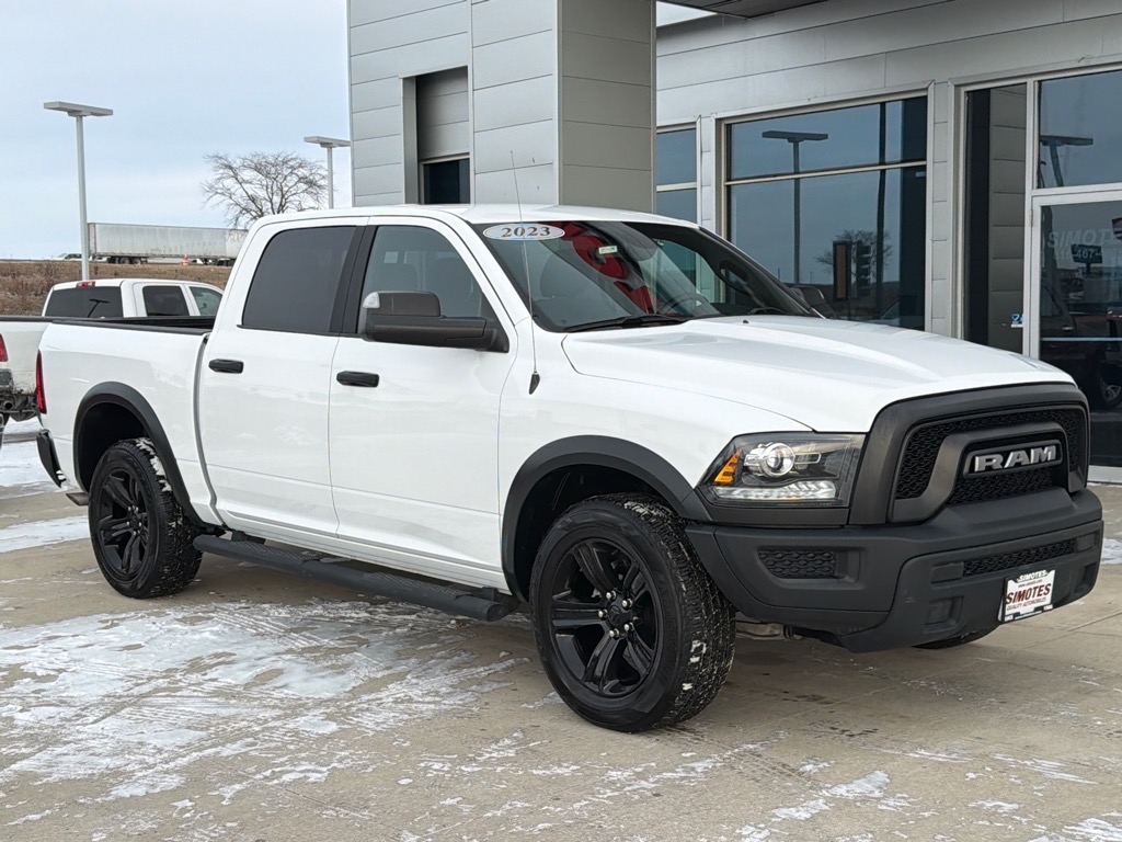 RAM 1500 Classic Warlock 4x4 Crew Cab 5'7" Box 2023