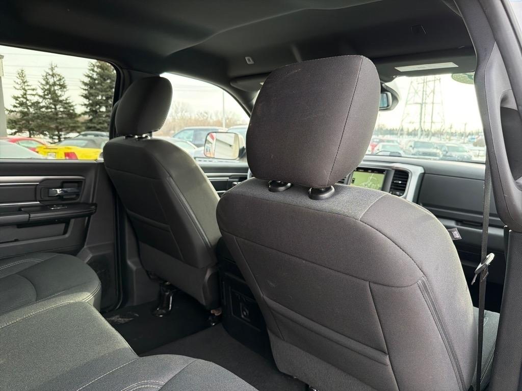 RAM 1500 Classic Warlock 4x4 Crew Cab 5'7" Box 2023