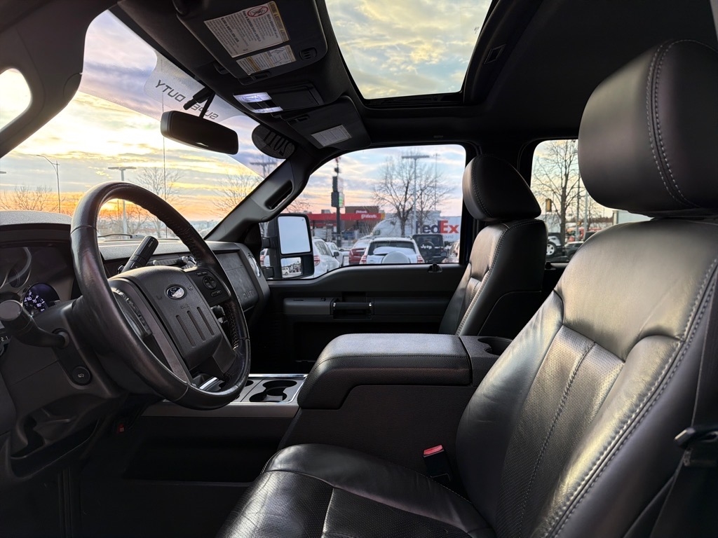 Ford F-250 SD Lariat Crew Cab 4WD 2011