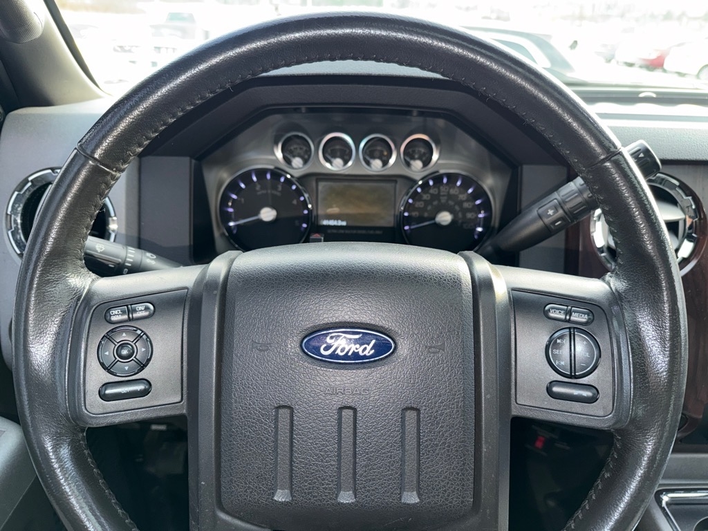 Ford F-250 SD Lariat Crew Cab 4WD 2011