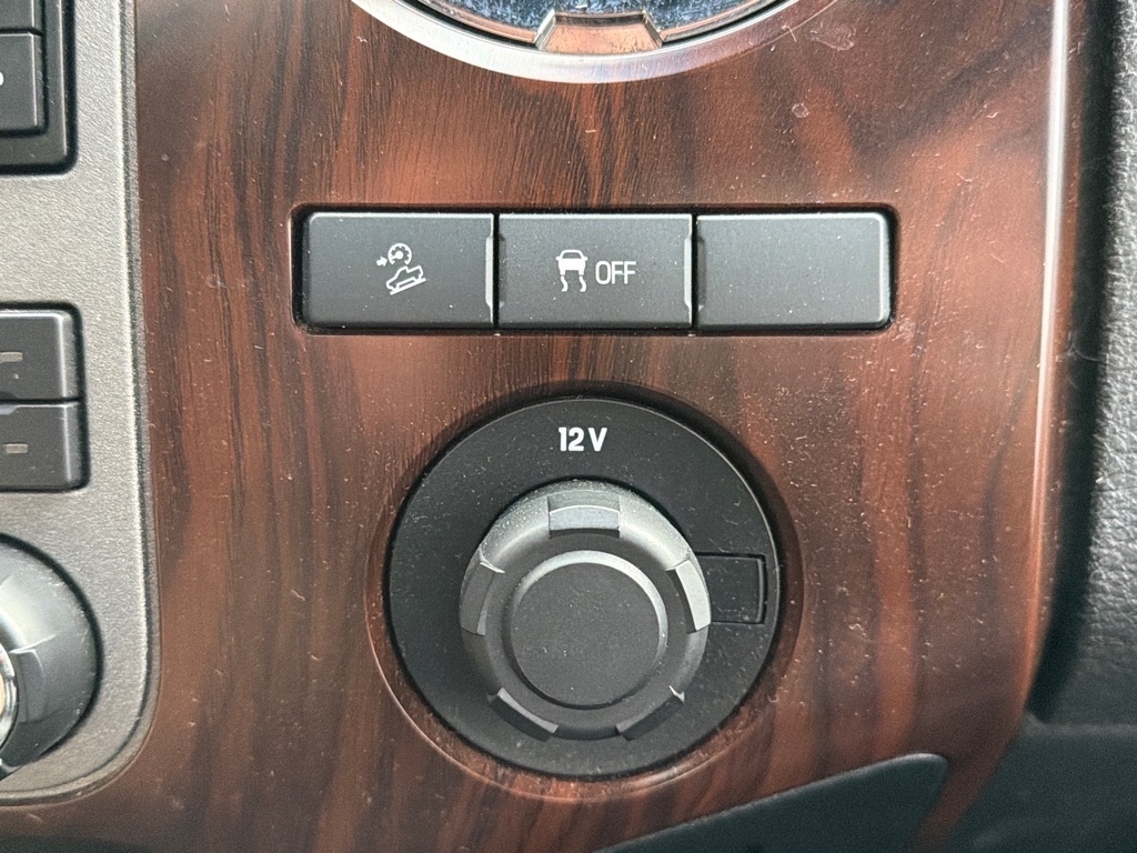 Ford F-250 SD Lariat Crew Cab 4WD 2011