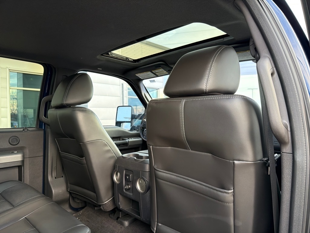 Ford F-250 SD Lariat Crew Cab 4WD 2011