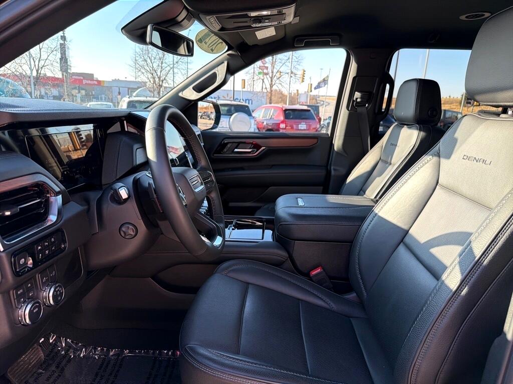 GMC Yukon XL Denali 4WD 2025