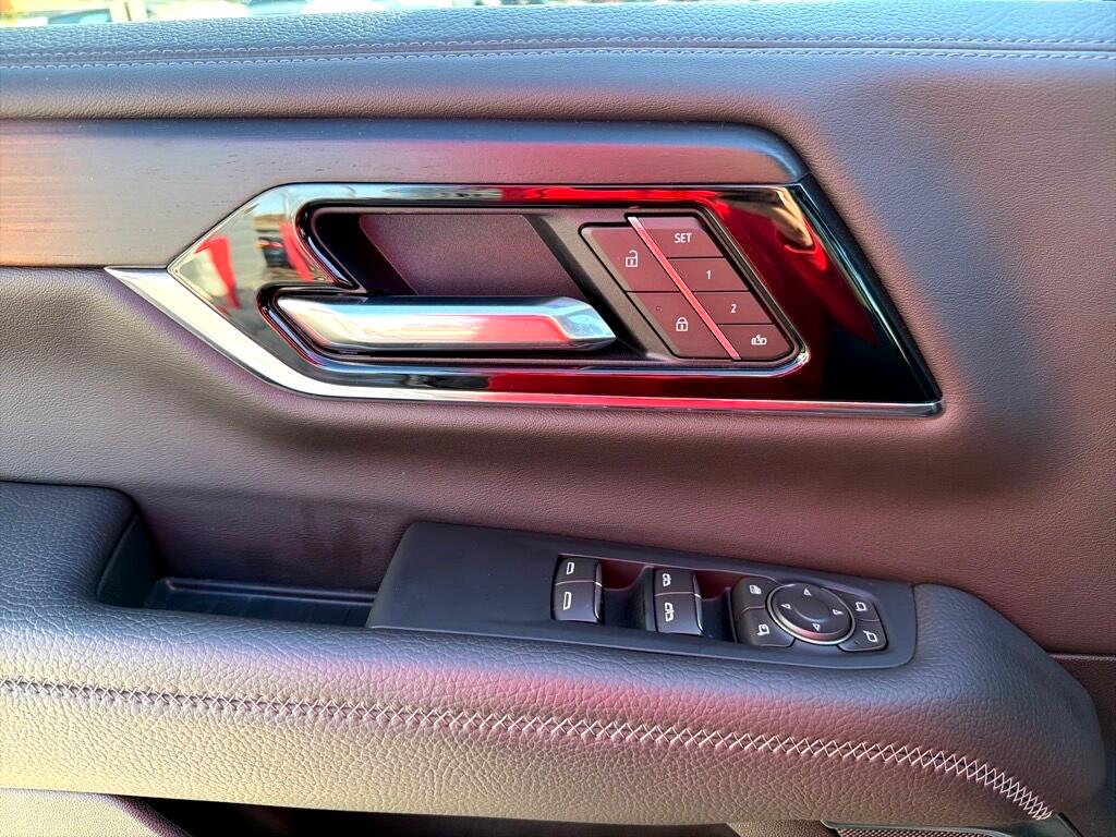 GMC Yukon XL Denali 4WD 2025