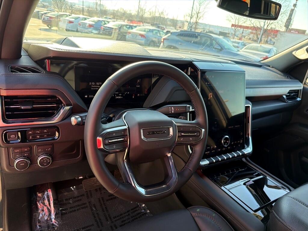 GMC Yukon XL Denali 4WD 2025