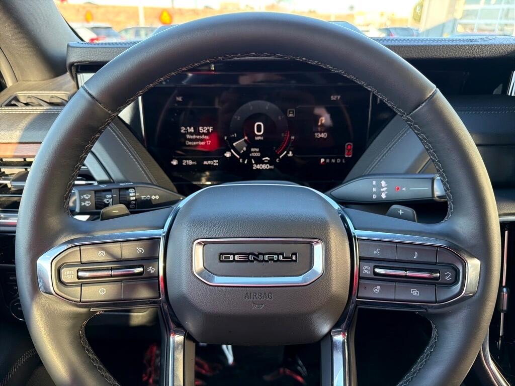 GMC Yukon XL Denali 4WD 2025