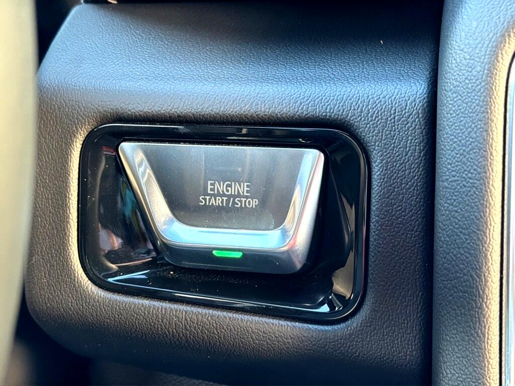 GMC Yukon XL Denali 4WD 2025