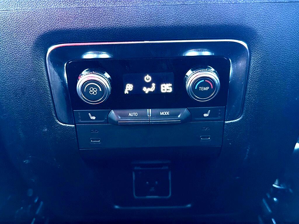 GMC Yukon XL Denali 4WD 2025