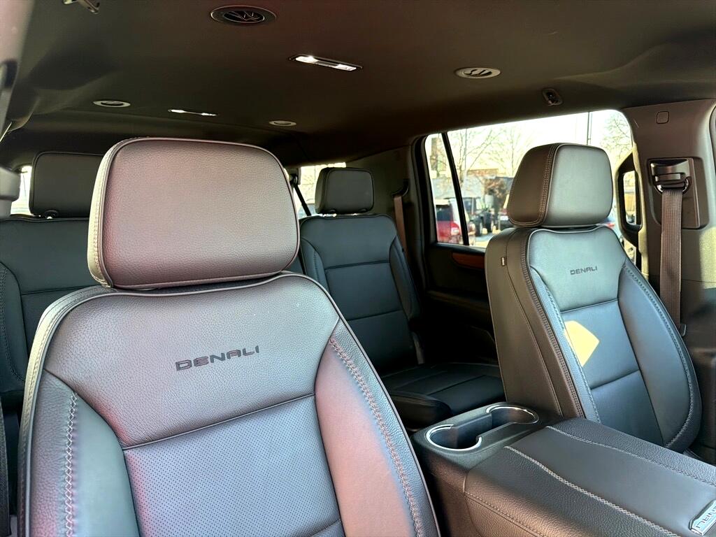GMC Yukon XL Denali 4WD 2025