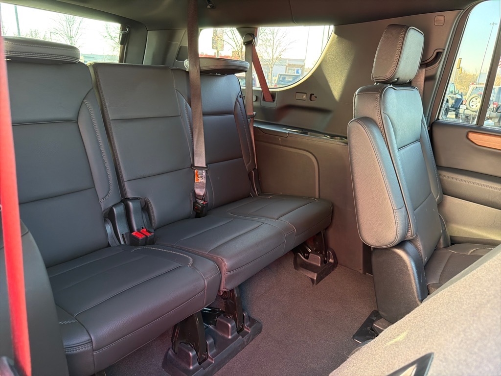 GMC Yukon XL Denali 4WD 2025