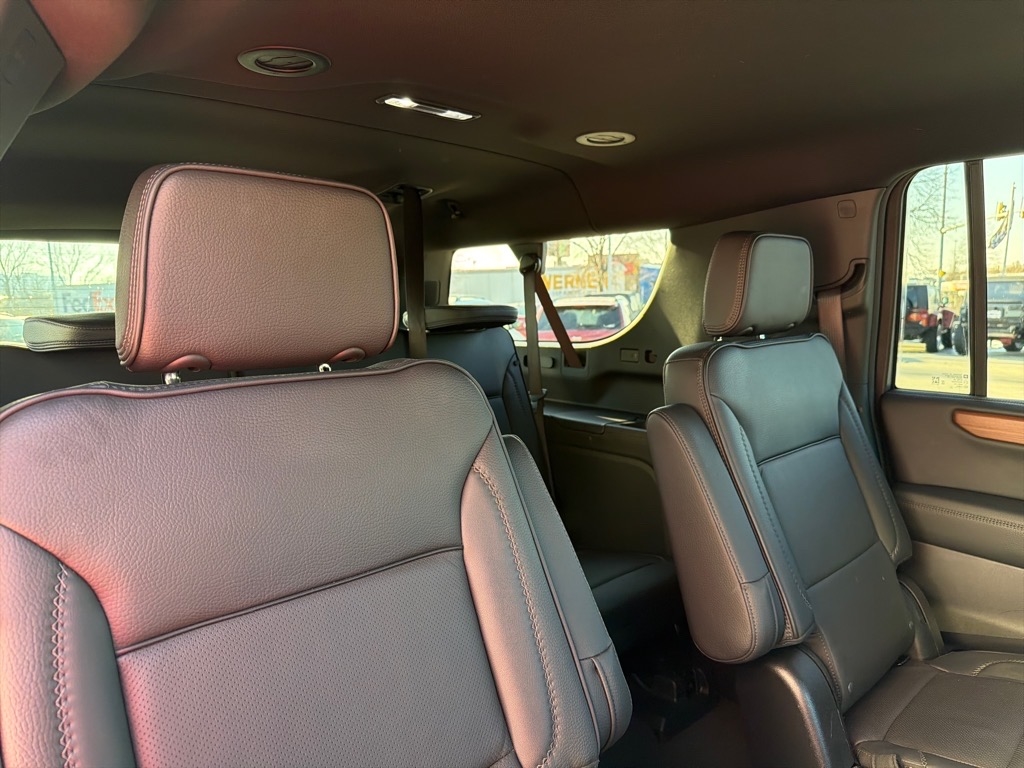 GMC Yukon XL Denali 4WD 2025