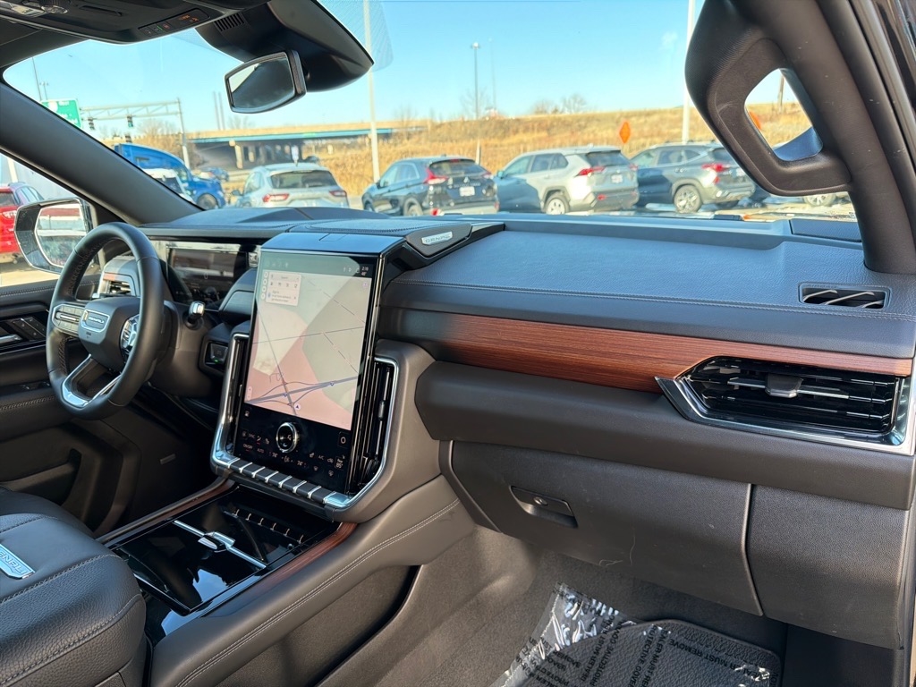 GMC Yukon XL Denali 4WD 2025