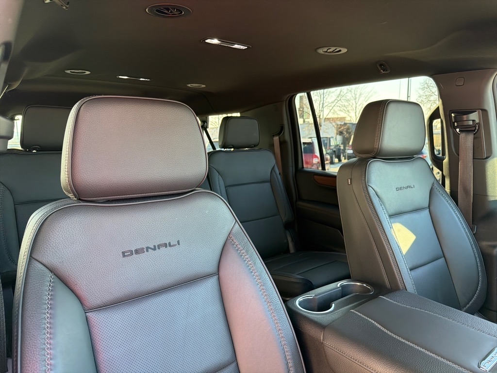 GMC Yukon XL Denali 4WD 2025