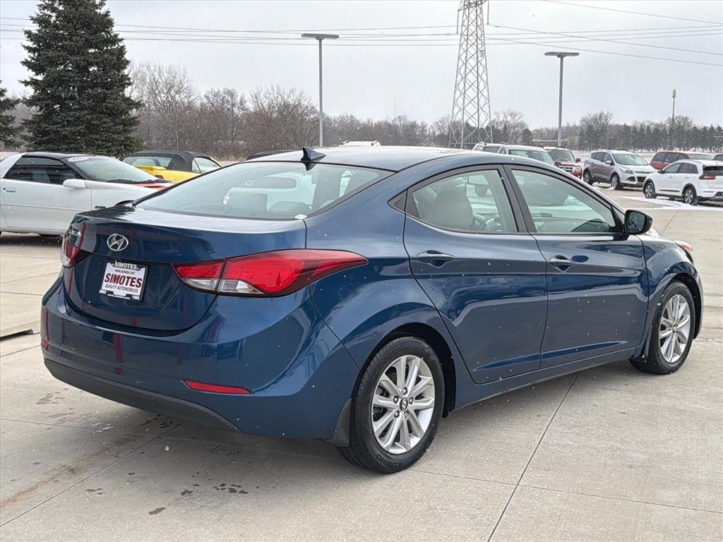 Hyundai Elantra SE 6AT 2015