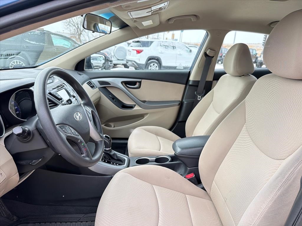 Hyundai Elantra SE 6AT 2015