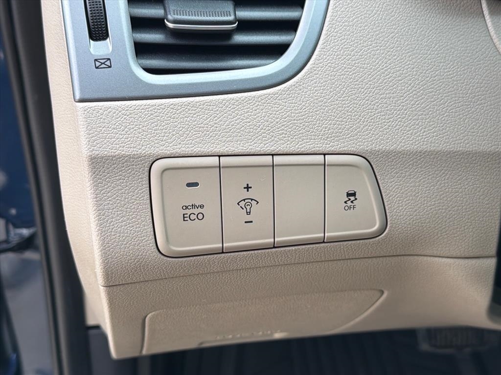 Hyundai Elantra SE 6AT 2015