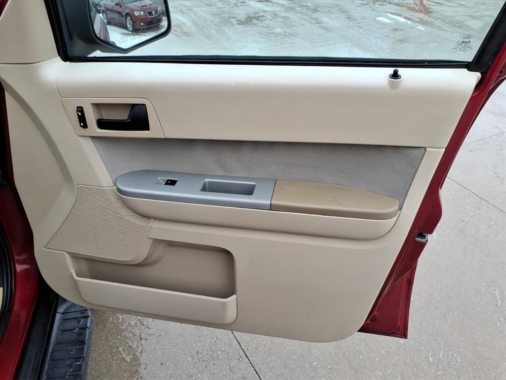 Ford Escape XLT FWD 2012