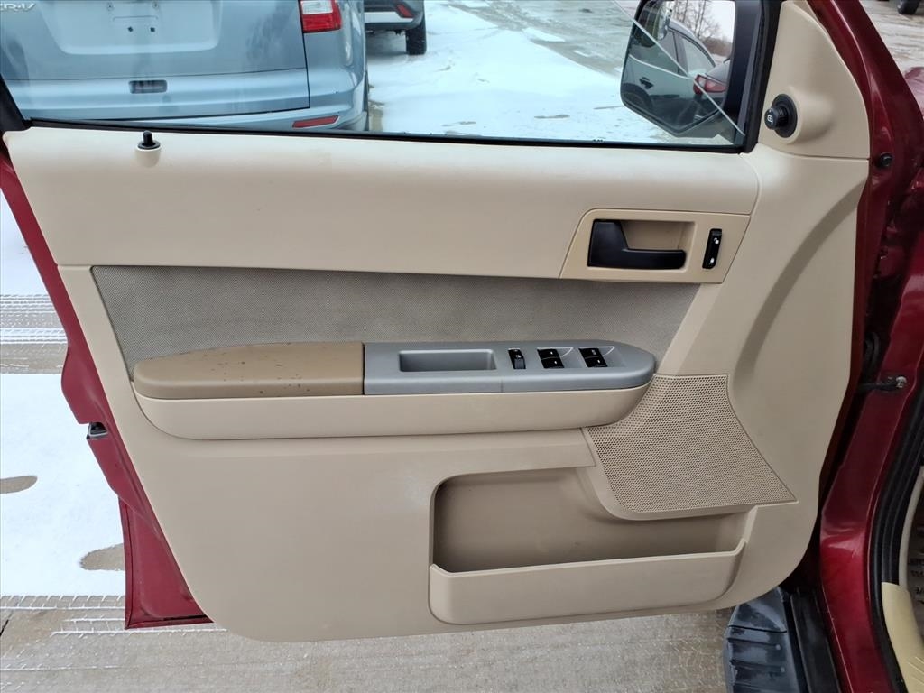 Ford Escape XLT FWD 2012