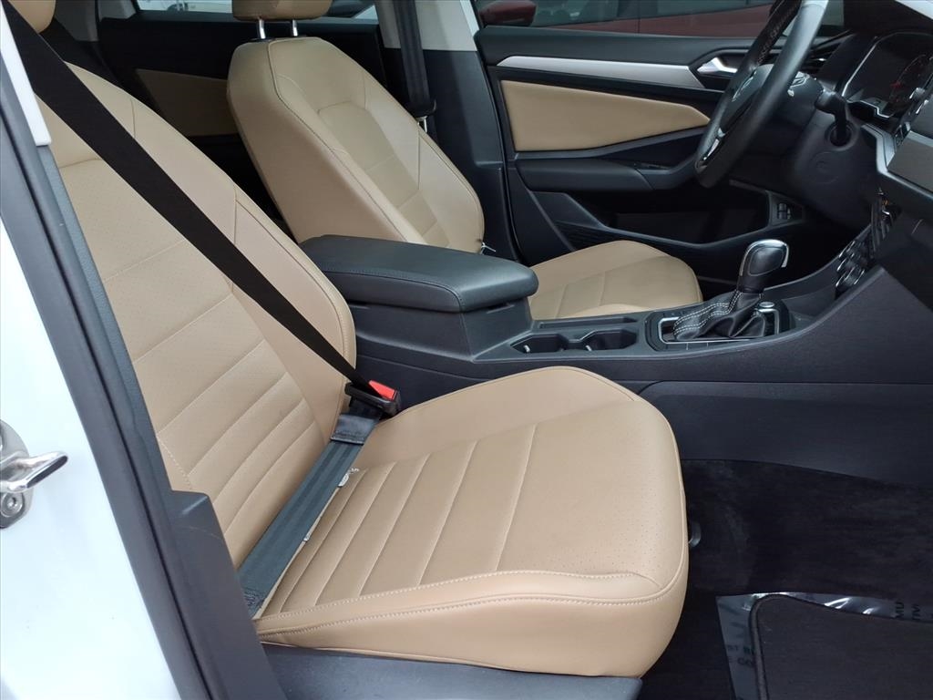 Volkswagen Jetta 1.4T SE 8A 2021