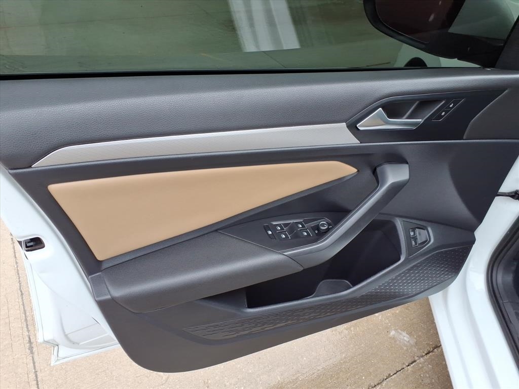 Volkswagen Jetta 1.4T SE 8A 2021