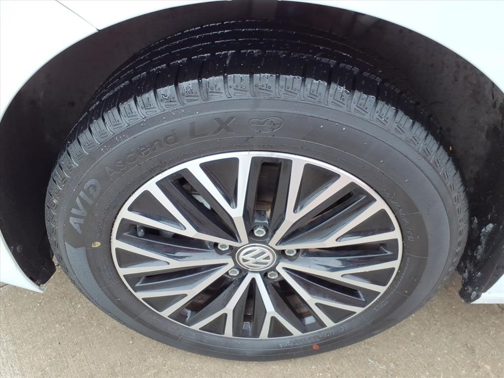 Volkswagen Jetta 1.4T SE 8A 2021