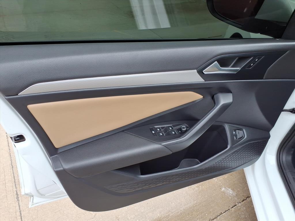 Volkswagen Jetta 1.4T SE 8A 2021