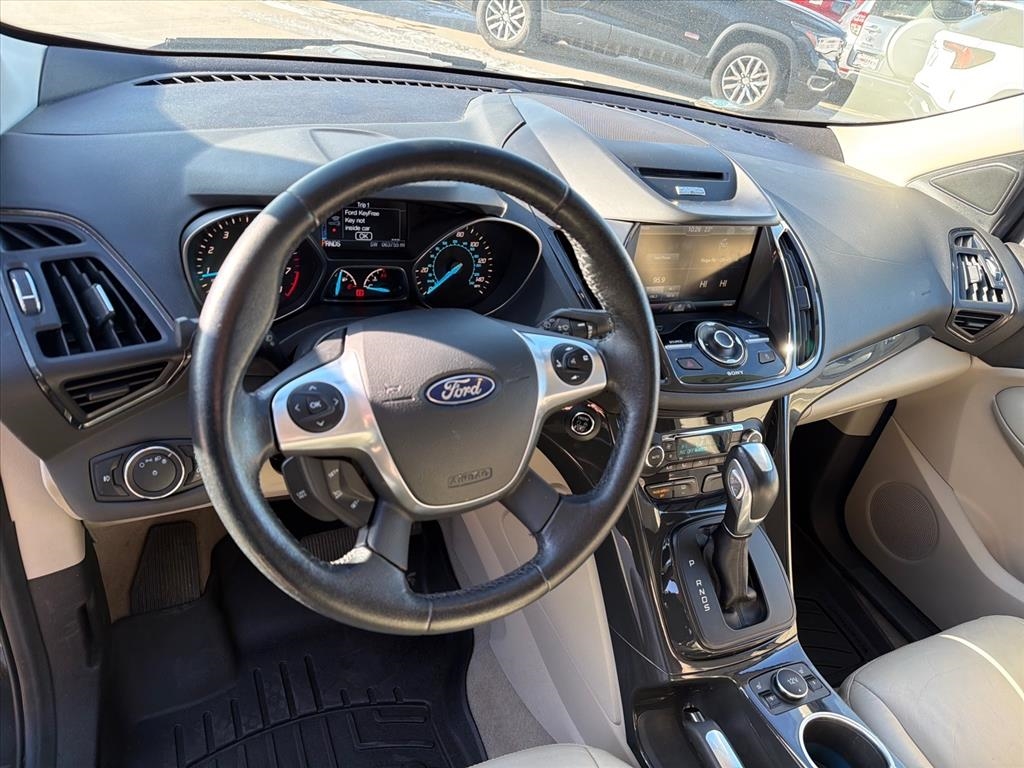 Ford Escape Titanium 4WD 2015