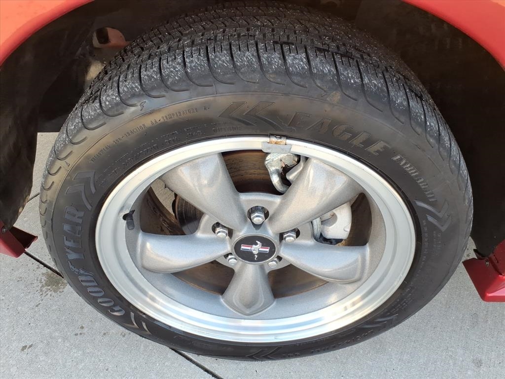 Ford Mustang GT Deluxe Convertible 2002