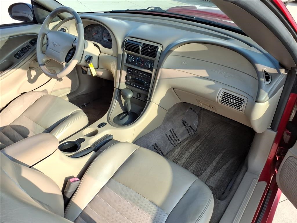 Ford Mustang GT Deluxe Convertible 2002