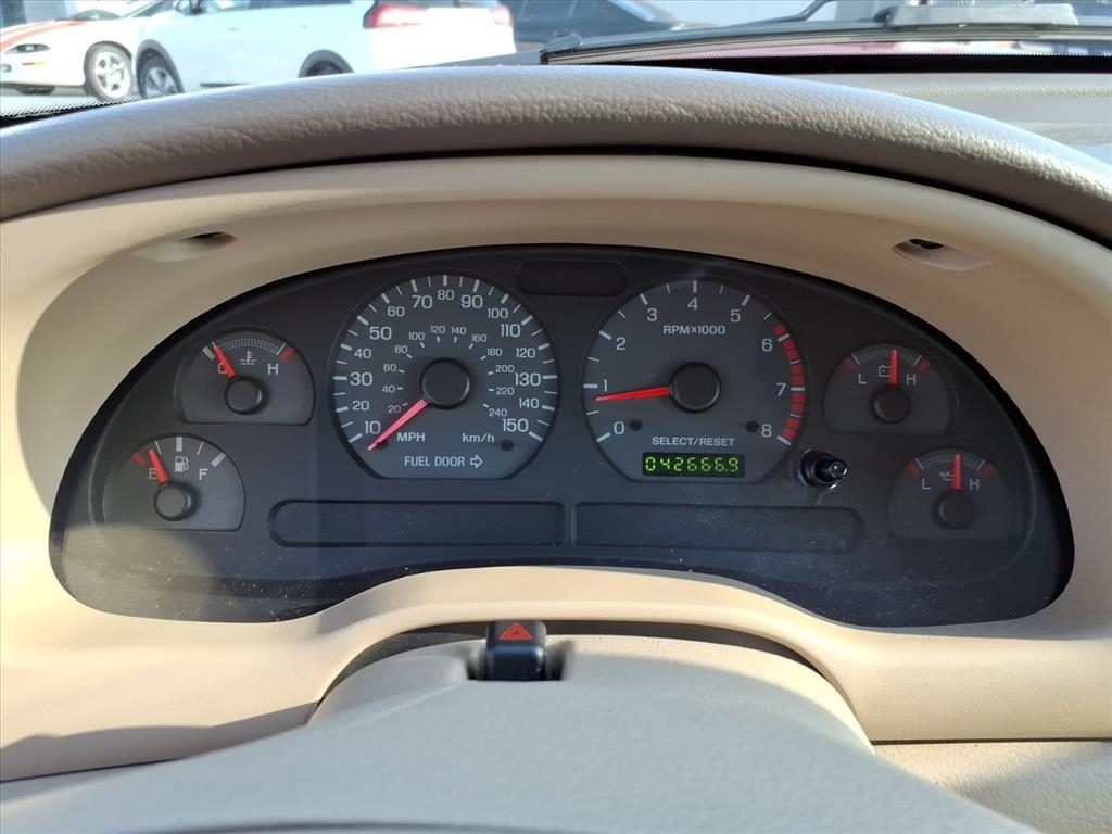 Ford Mustang GT Deluxe Convertible 2002