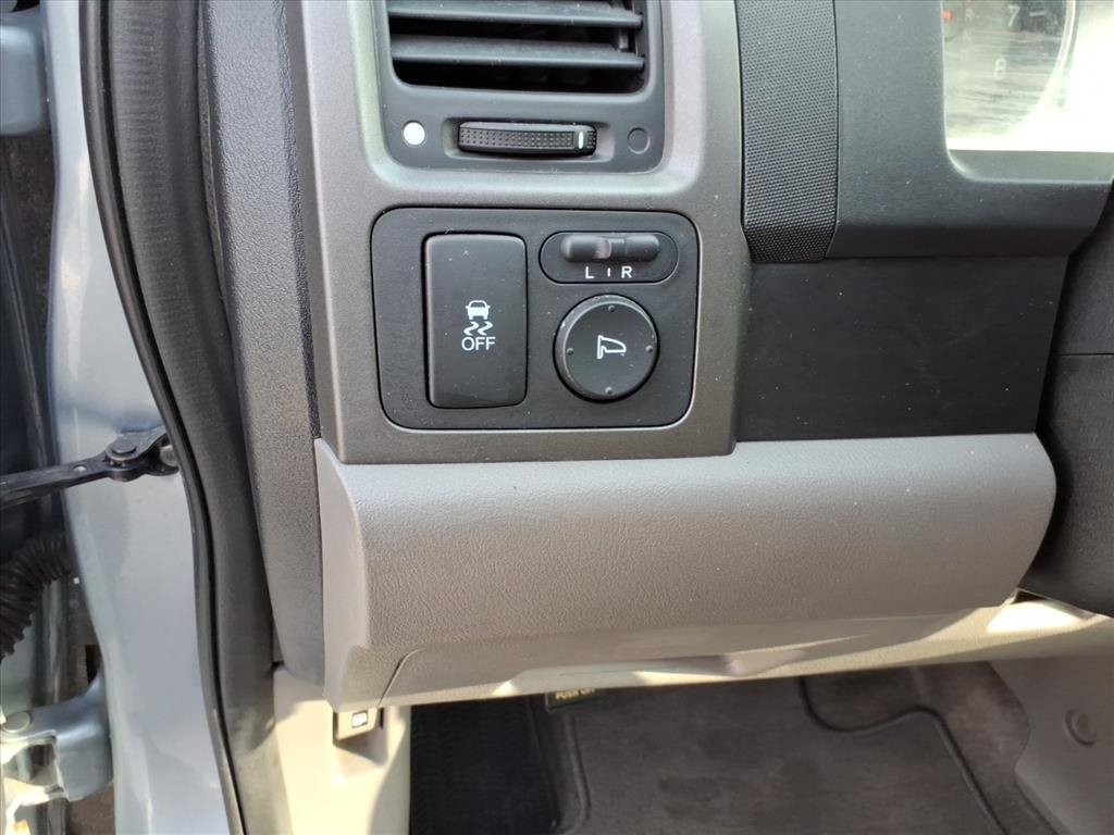 Honda CR-V LX 2WD 5-Speed AT 2011