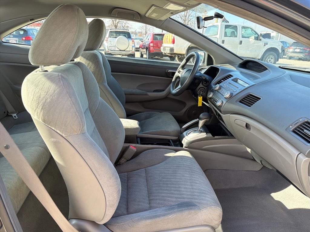 Honda Civic LX Coupe 5-Speed AT 2011