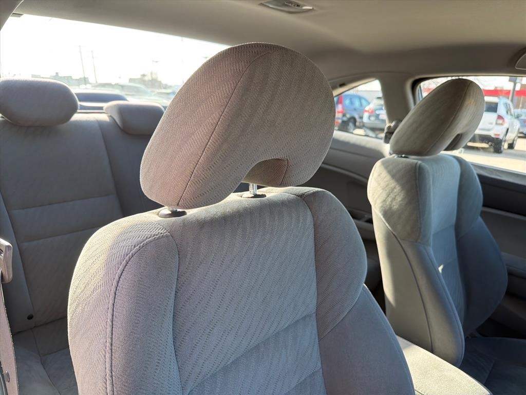 Honda Civic LX Coupe 5-Speed AT 2011