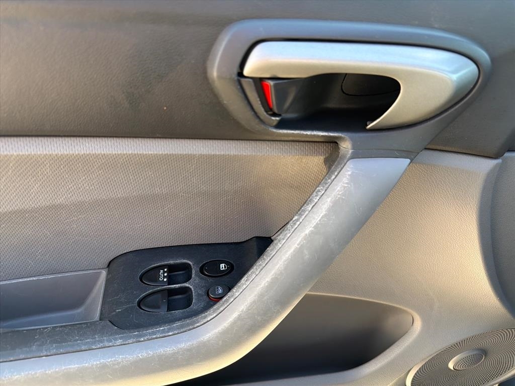 Honda Civic LX Coupe 5-Speed AT 2011