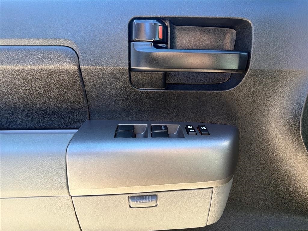 Toyota Tundra Tundra-Grade Double Cab 4.6L 4WD 2012