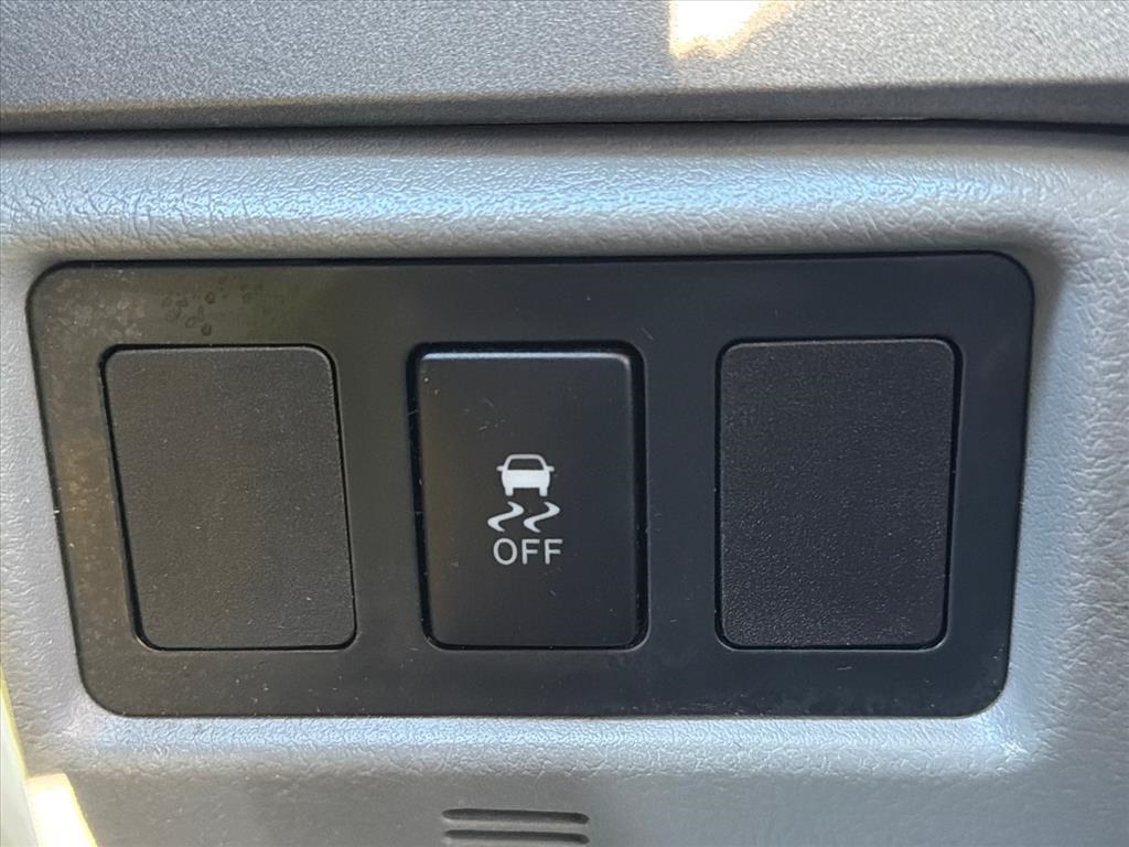 Toyota Tundra Tundra-Grade Double Cab 4.6L 4WD 2012