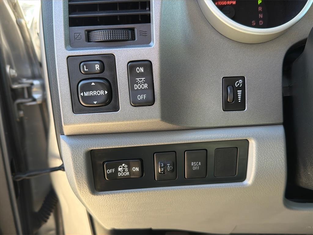 Toyota Tundra Tundra-Grade Double Cab 4.6L 4WD 2012