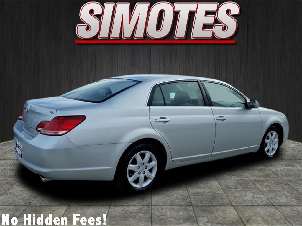 Toyota Avalon XL 2006