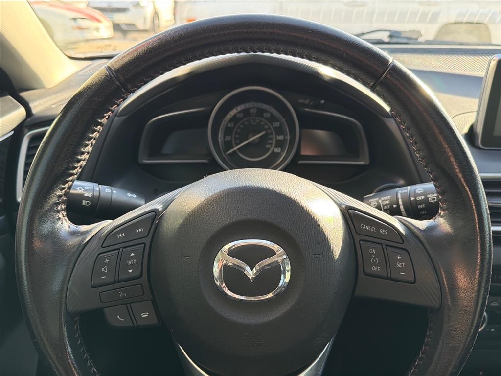 Mazda MAZDA3 i Grand Touring AT 5-Door 2015