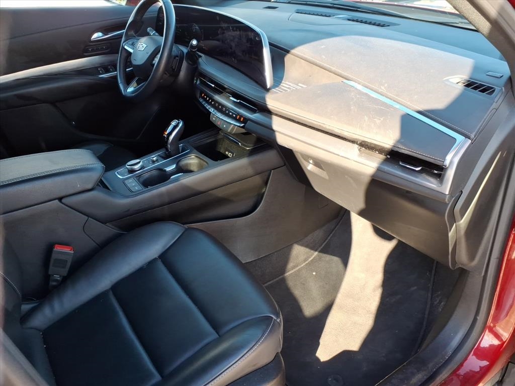 Cadillac XT4 Premium Luxury AWD 2024