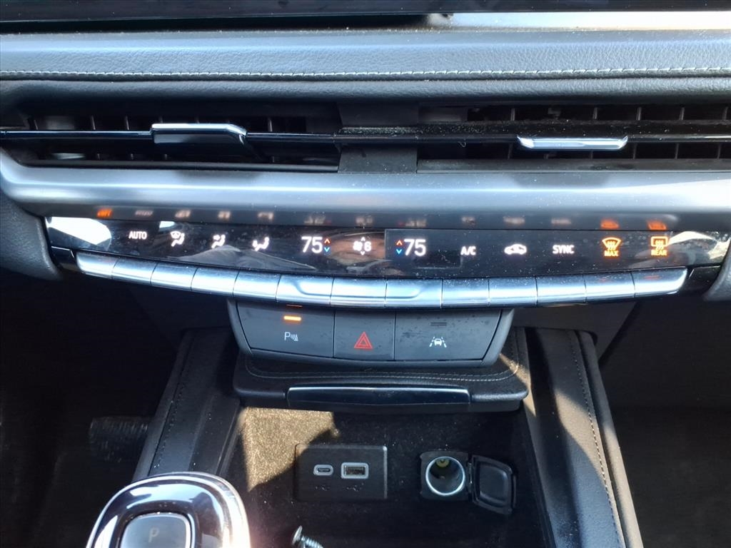 Cadillac XT4 Premium Luxury AWD 2024