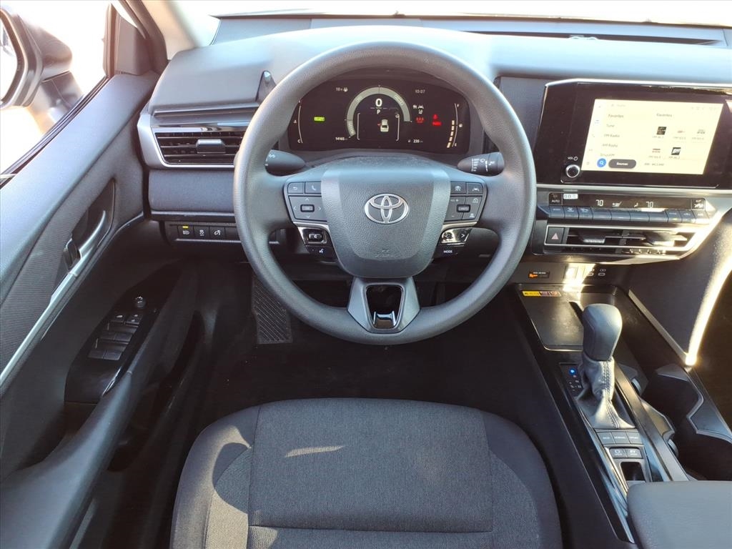 Toyota Camry Hybrid LE 2025