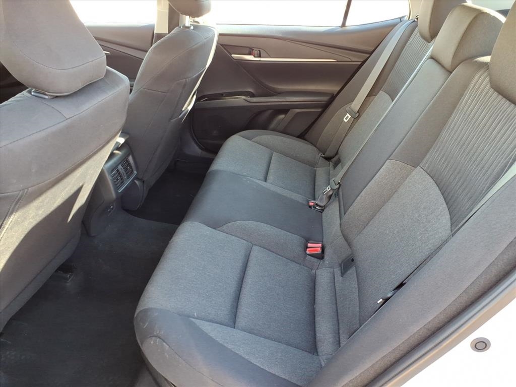 Toyota Camry Hybrid LE 2025