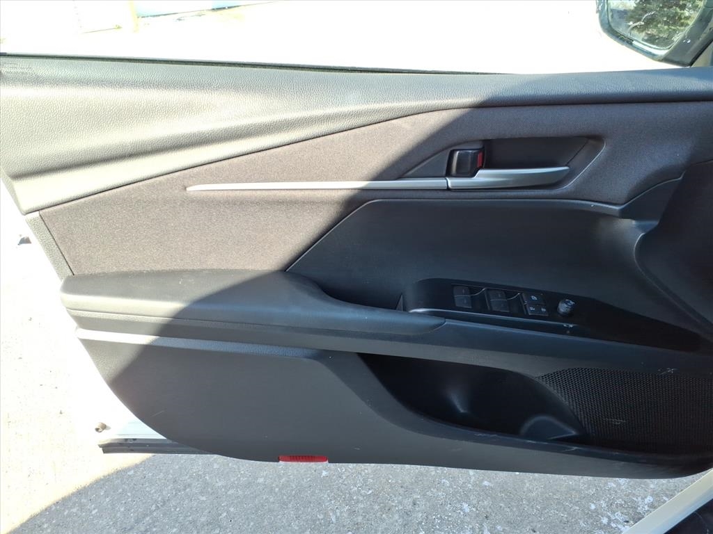 Toyota Camry Hybrid LE 2025